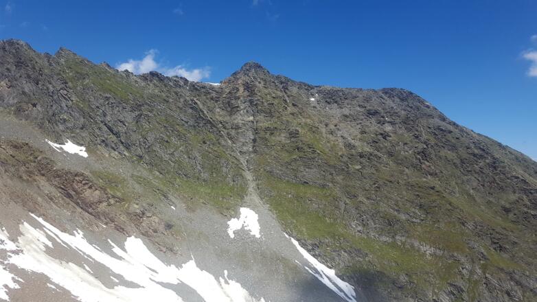 Blick zum Drahtseilversicherten Gipfelanstieg