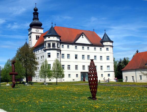 Schloss Hartheim 269m