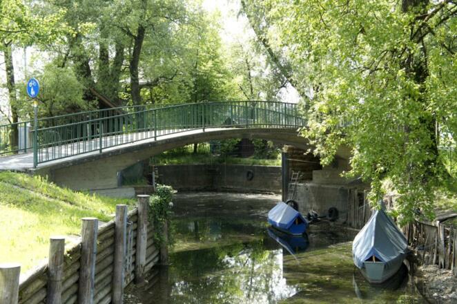 Brücke zum Segel- und Sporthafen