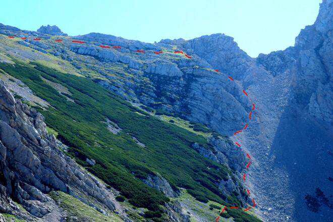 Abstieg vor der Arzlochscharte zur Pfadspur um 1785m