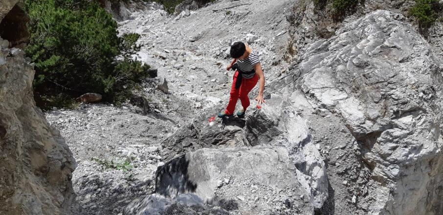 Eine kurze Steilstufe wurde mit einigen Eisenbügeln entschärft.