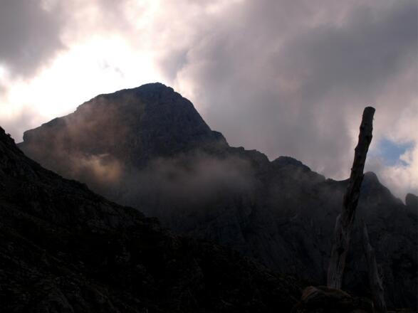 Hühnerkrallkopf 2401 m im Morgenlicht