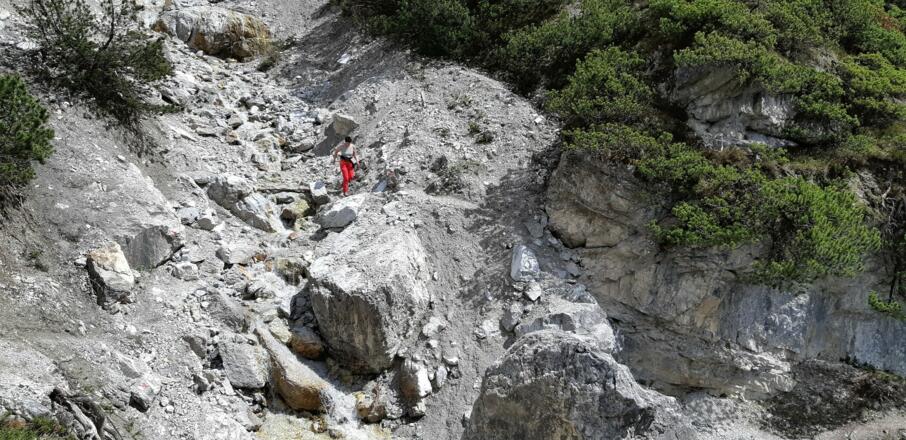 Querung des Seibachs.